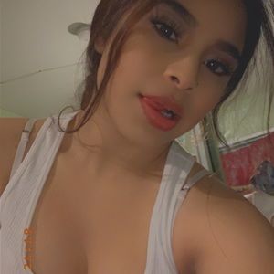 Meet your Posher, Isaura